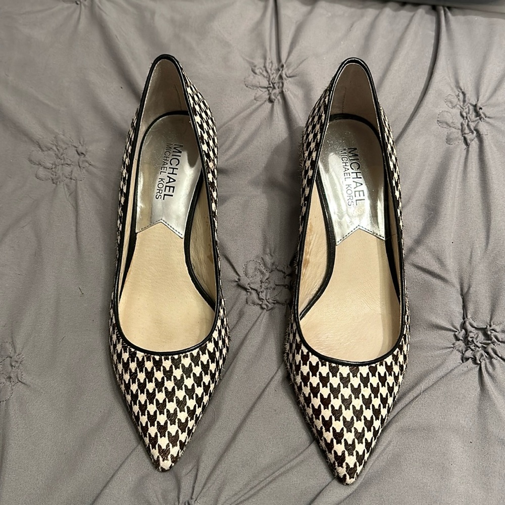 Size 6 - worn once- shown stain on inside shoe.  Non-smoking.  Pet free home.